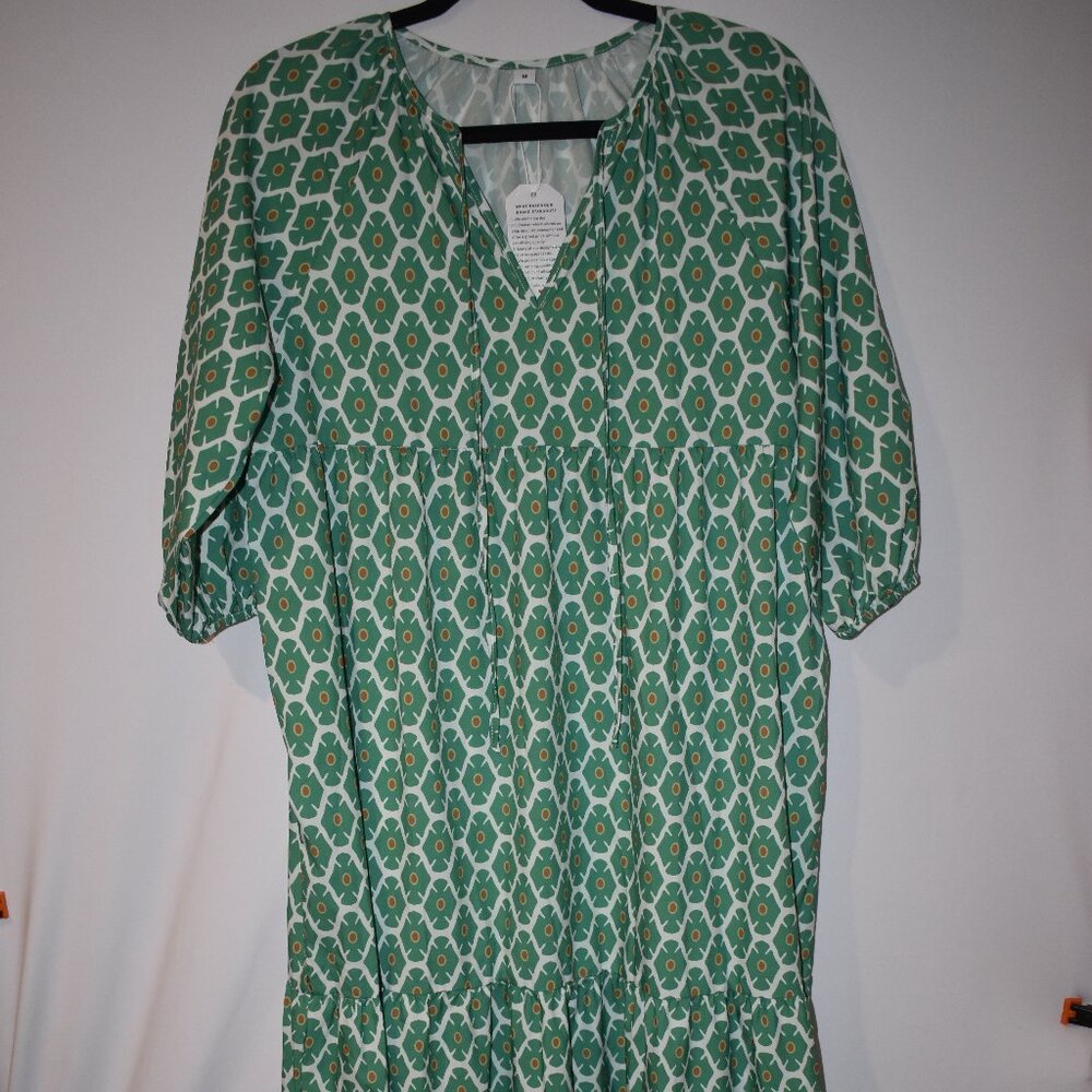 NWT‎ Women's Patterned Green & White Maxi Dress Size Medium
